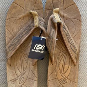 Get Ready for SUMMER !!!! Men's Skechers Sandals / Flip Flops -